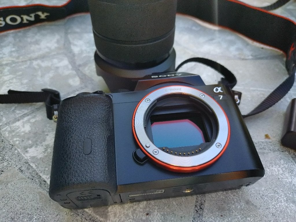 Foto 11 van Sony Alpha a7 full frame mirrorless camera met zoomlens