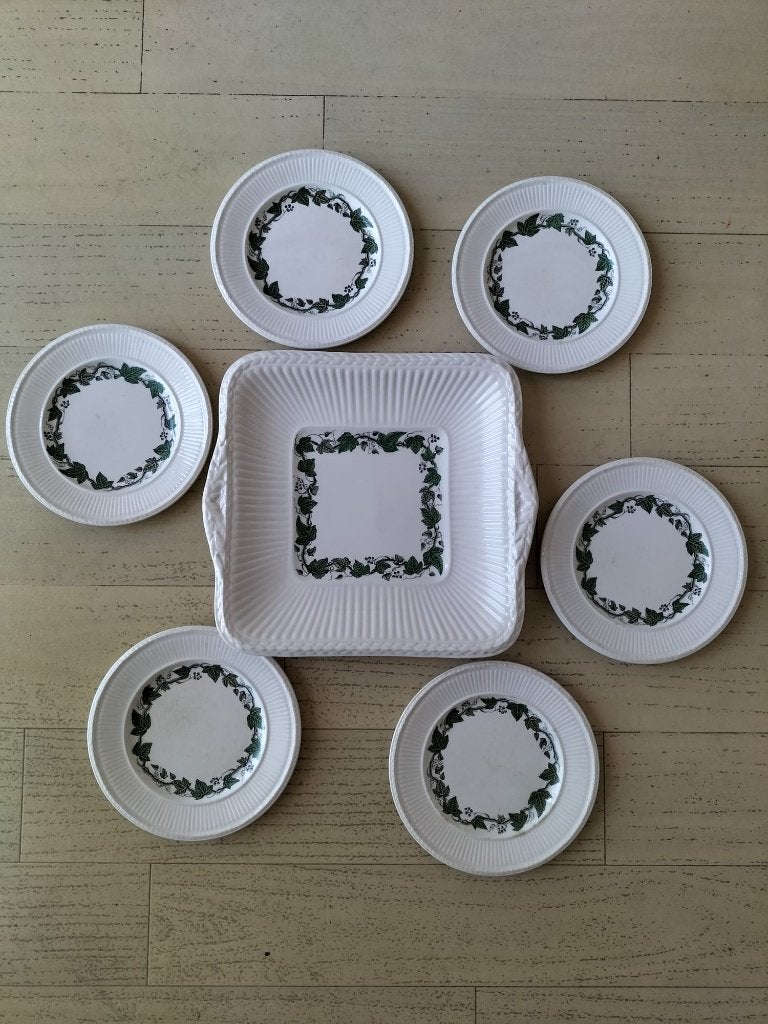 Wedgwood "Startford" gebaksschaal + borden, Ophalen, Zo goed als nieuw, Porselein, Bord(en)