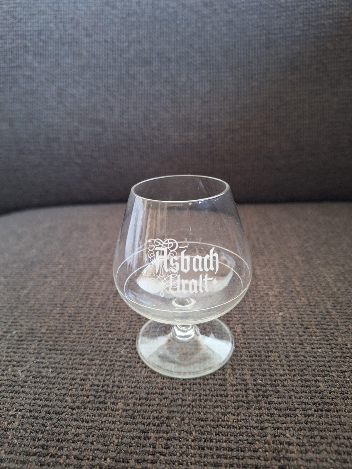 ASBACH URALT glaasje met 2 strepen, Ophalen of Verzenden, Zo goed als nieuw, Borrel- of Shotglas