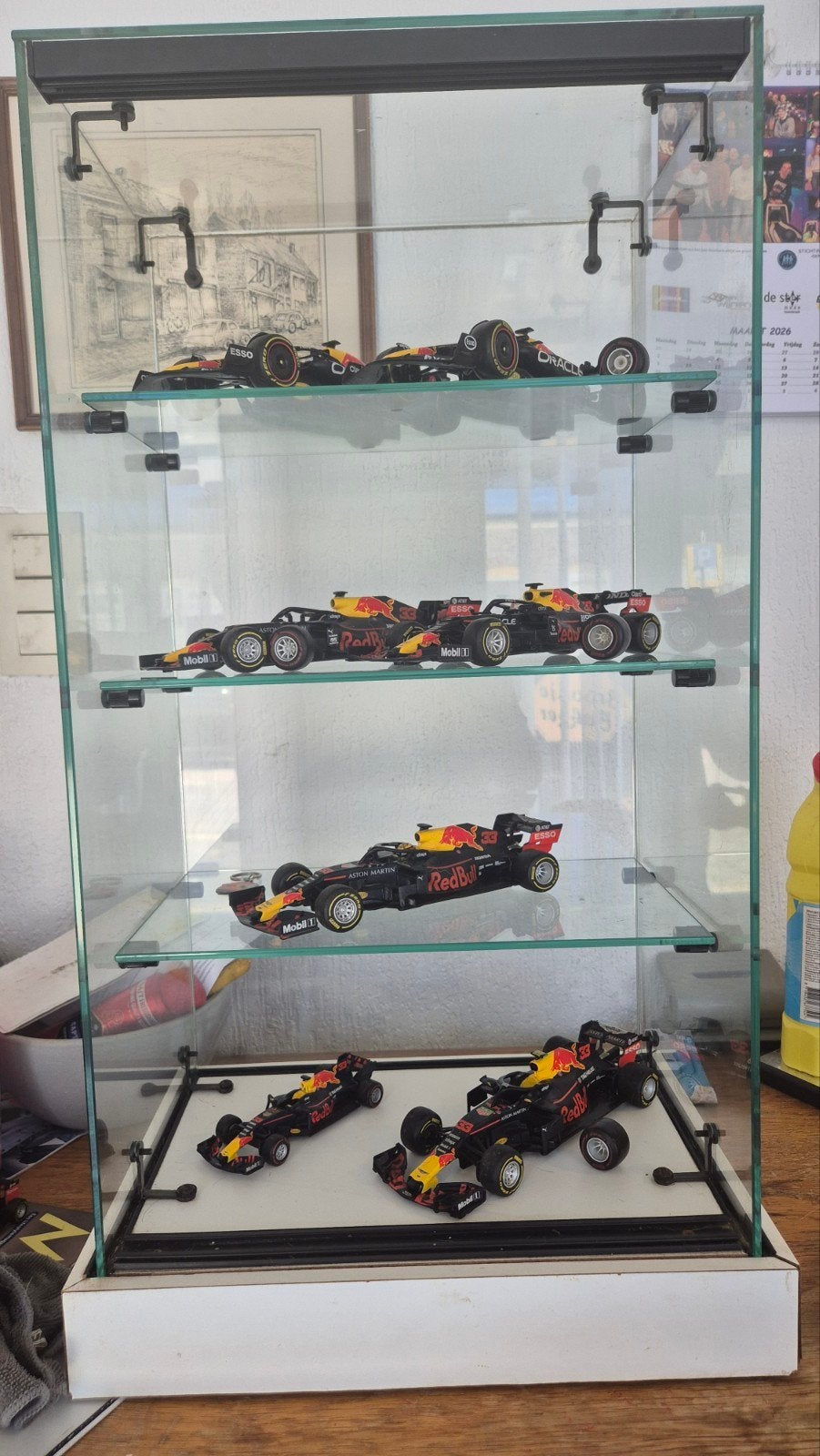 Jumbo Red Bull Racing F1 collectie (RB14 t/m RB19) + vitrine, Verzamelen, Ophalen