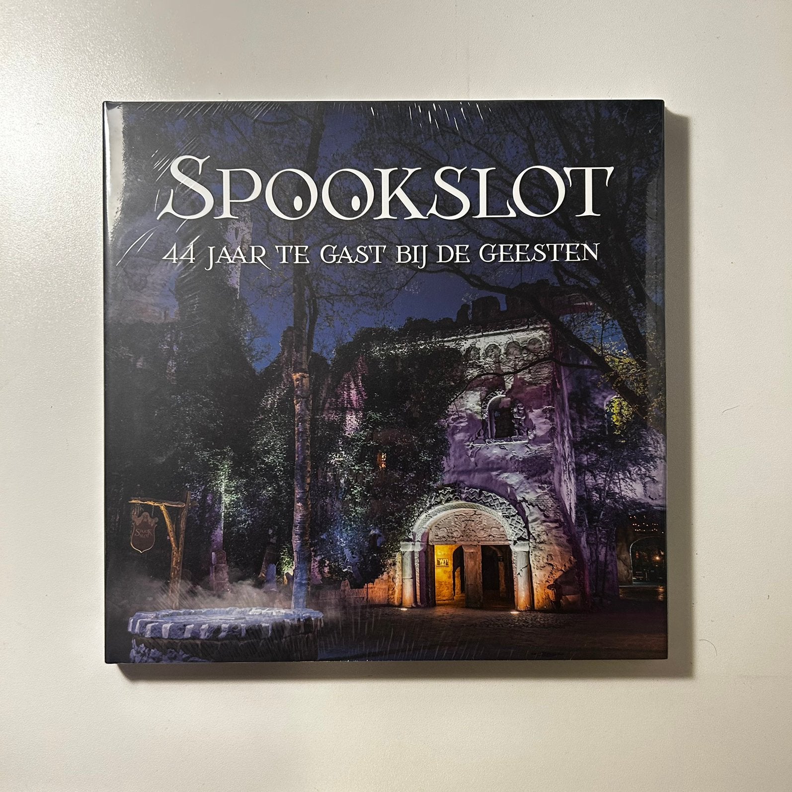 Spookslot Boek - 44 Jaar te Gast bij de Geesten, Verzamelen, Ophalen of Verzenden, Nieuw, Overige typen