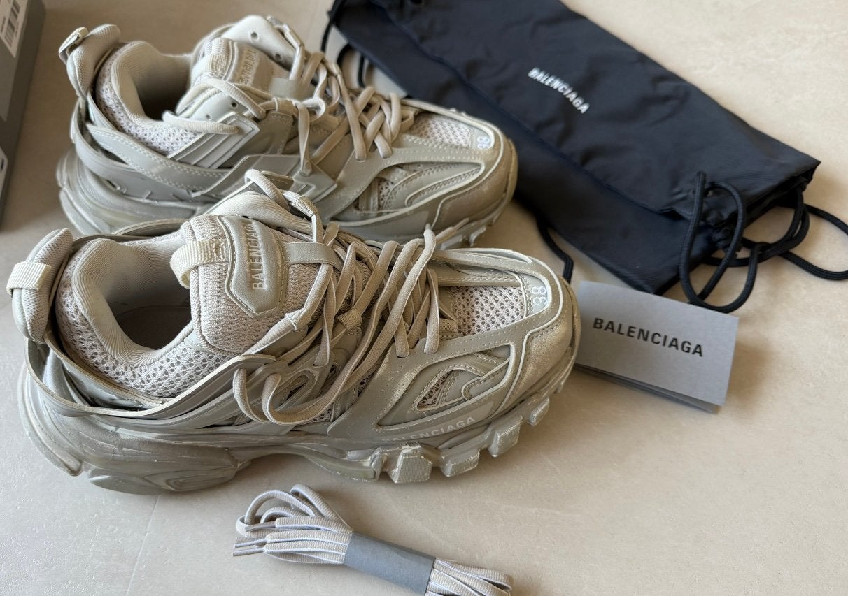 Balenciaga Track Sneakers - Maat 38 - Faded Beige NIEUW!, Ophalen of Verzenden, Zo goed als nieuw, Beige, Sneakers of Gympen