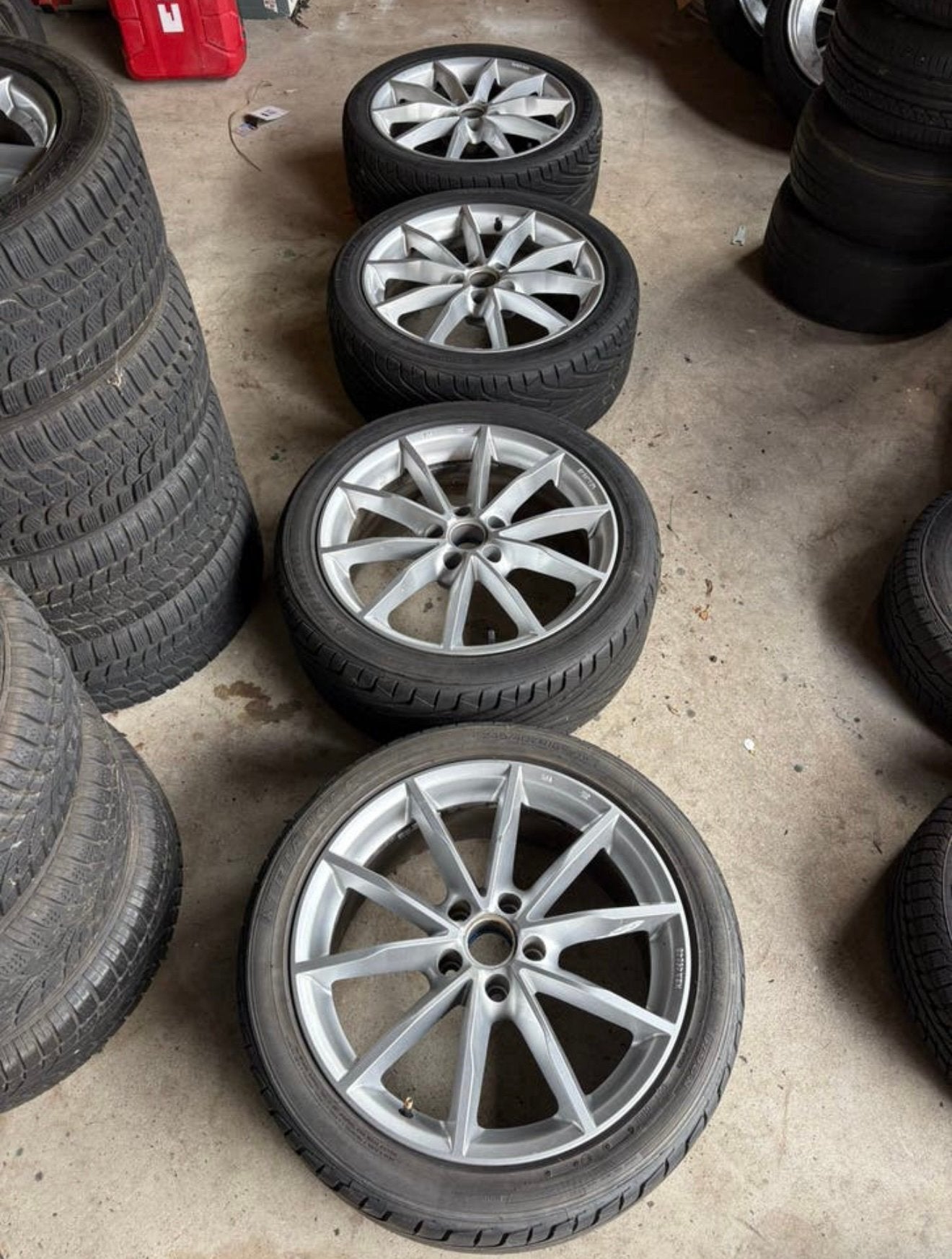 18x8 velgen et39 met goede banden, Ophalen, 18 inch, 245 mm, Band(en)