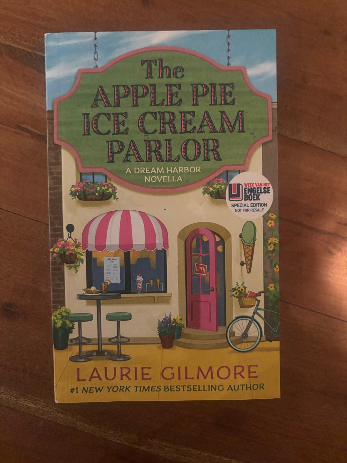 The Apple Pie Ice Cream Parlor - Laurie Gilmore, Boeken, Ophalen of Verzenden, Gelezen, Amerika