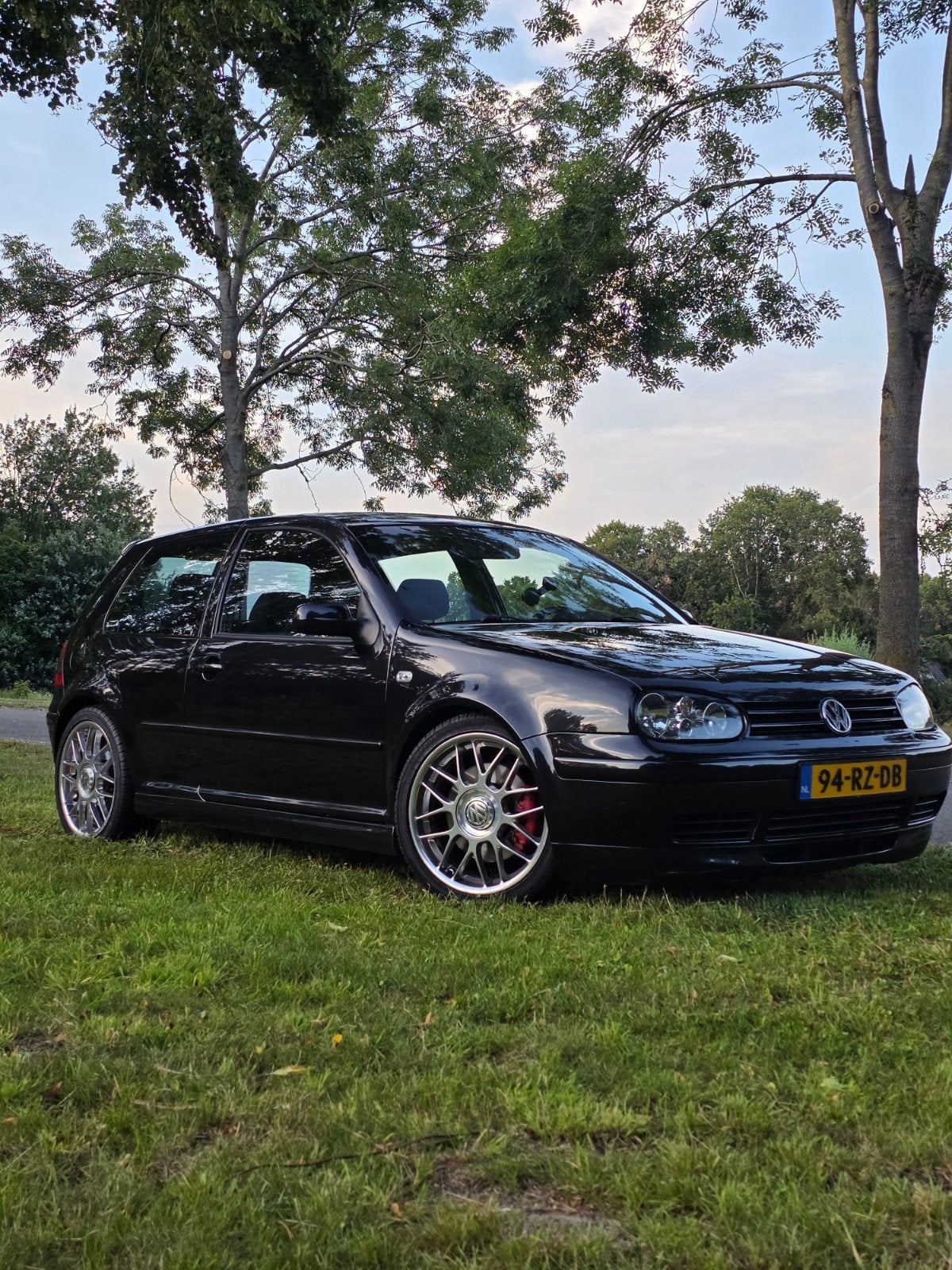 Volkswagen Golf 1.8 132KW 2002 Zwart, Voorwielaandrijving, 1254 kg, 4 cilinders, 179 pk