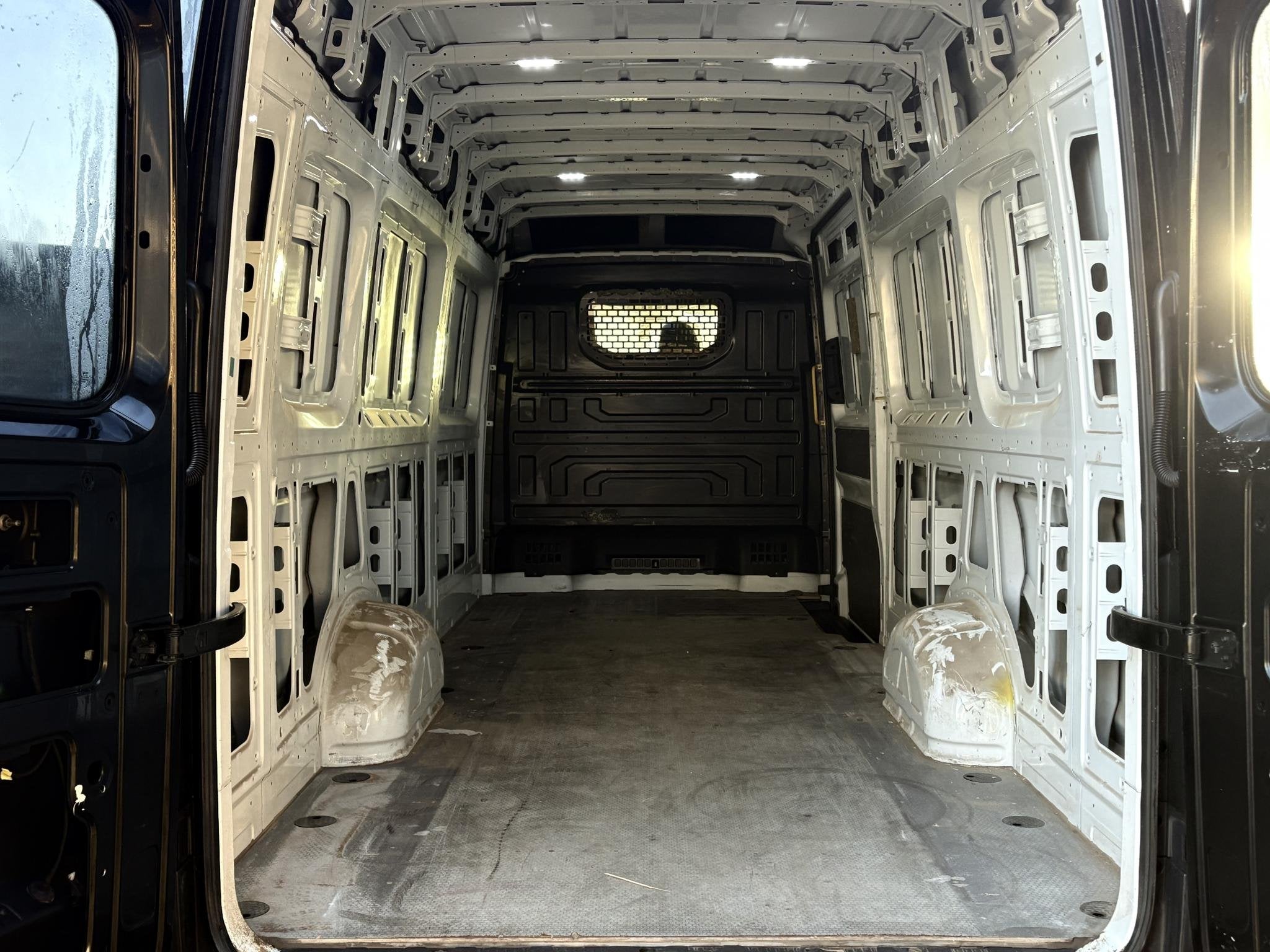 Volkswagen Crafter 35 2.0 TDI L4H3 177PK AUTOMAAT MARGE | MO, Stof, Gebruikt, 4 cilinders, Volkswagen