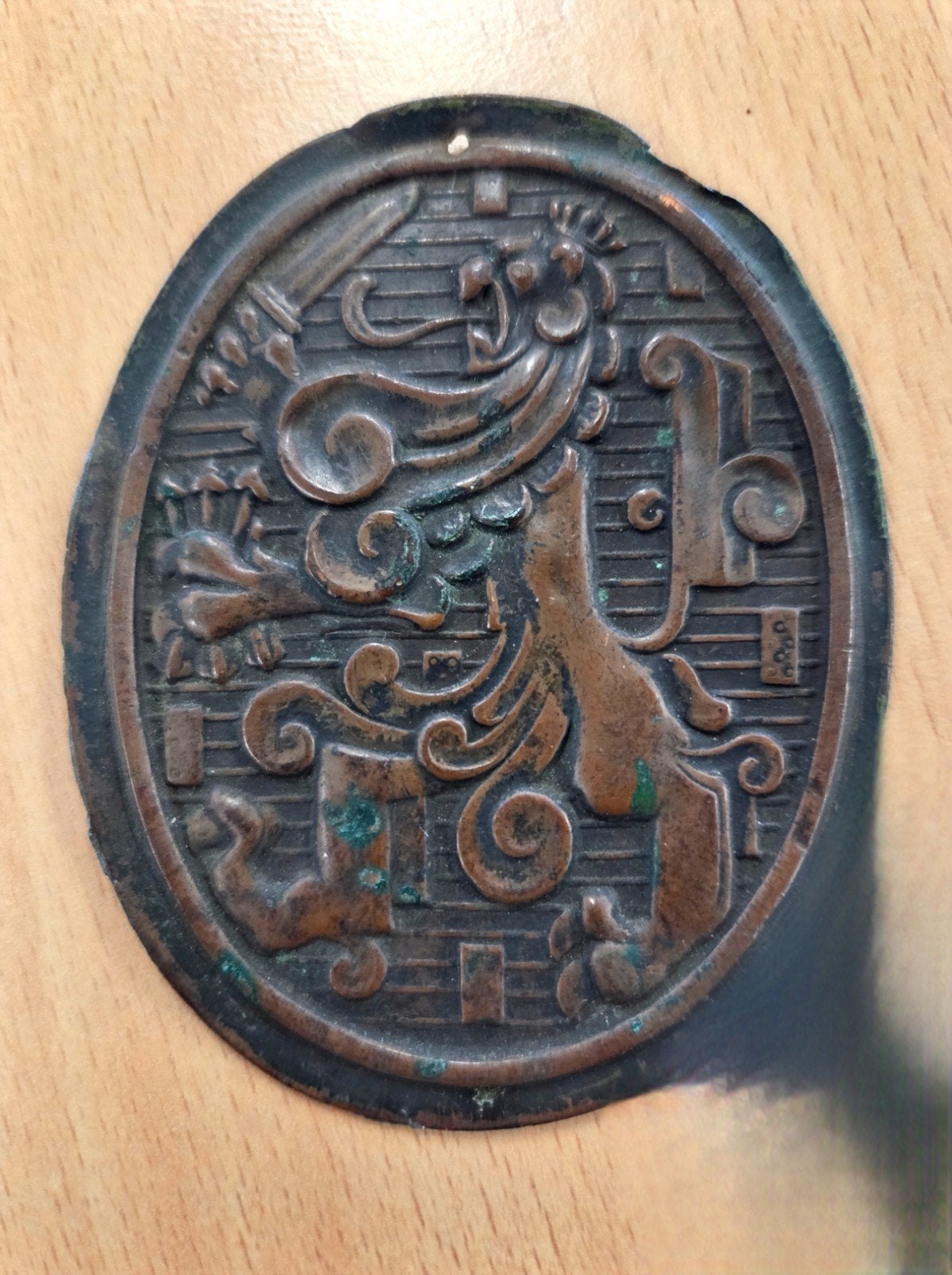 Embleem nederlandse M34 helm, Verzamelen, Ophalen, Landmacht, Nederland, Helm of Baret