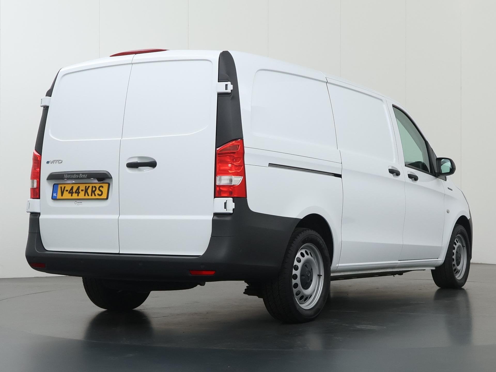 Mercedes-Benz eVito | L2 Lang | 66 kWh | 285 KM RANGE WLTP |, Auto's, Dealer onderhouden, Stof, Zwart, 2255 kg