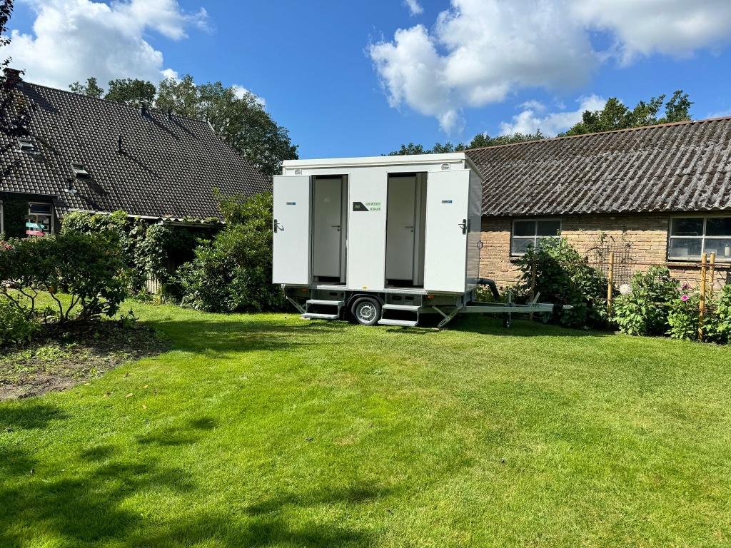 Toiletwagen(s) te huur, Hobby en Vrije tijd, Ophalen of Verzenden, Nieuw, Geboorte of Huwelijk