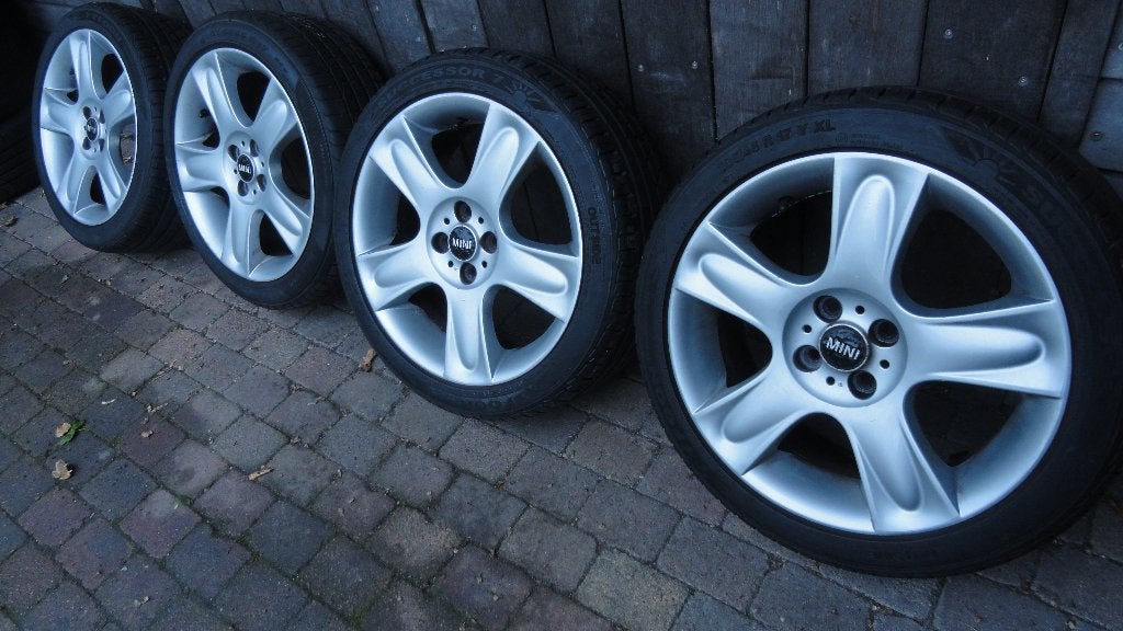 Mini One, Cooper alu velgen met zomerbanden 17 inch, Ophalen, Gebruikt, 17 inch, 205 mm
