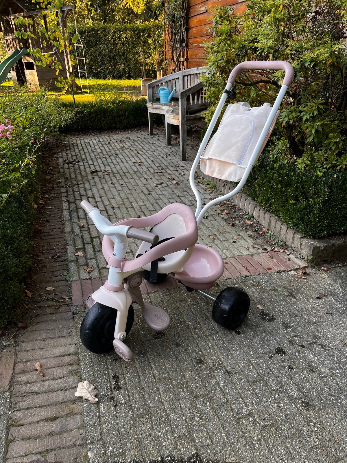 Smoby driewieler met duwstang, tas en beschermrand, Fietsen en Brommers, Ophalen, Gebruikt, Duwstang