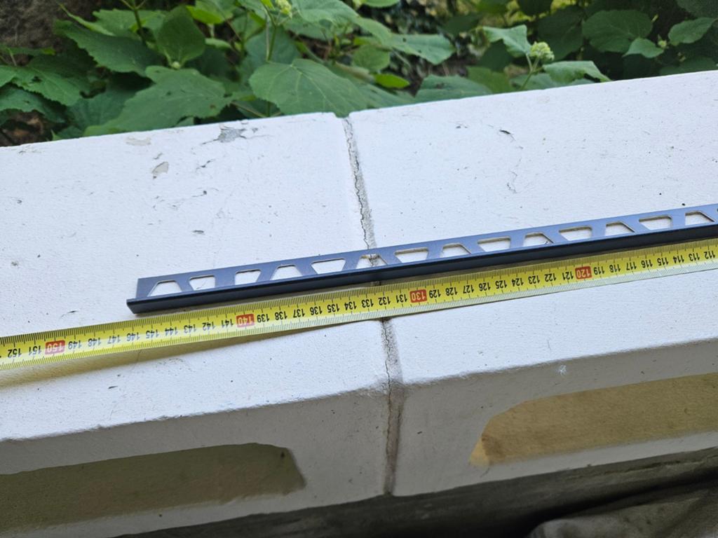 Tegelprofiel zwart 12mm, 145cm lang, Doe-het-zelf en Verbouw, Tegels, Overige typen, Nieuw, Minder dan 5 m², Overige materialen