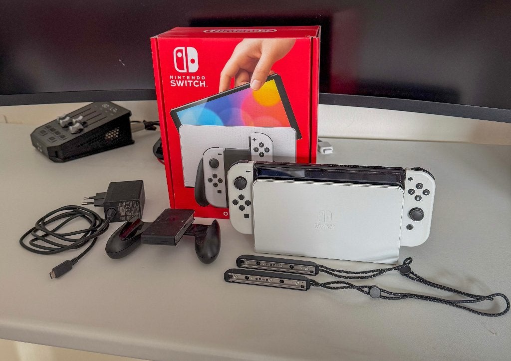 Nintendo Switch console OLED - wit, Ophalen, Zo goed als nieuw, Met 2 controllers, Switch OLED