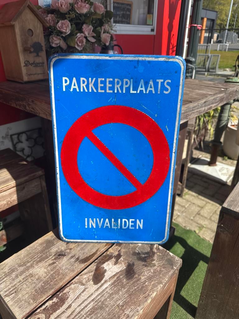 Oud verkeersbord parkeerplaats invaliden, Ophalen, Gebruikt, Reclamebord