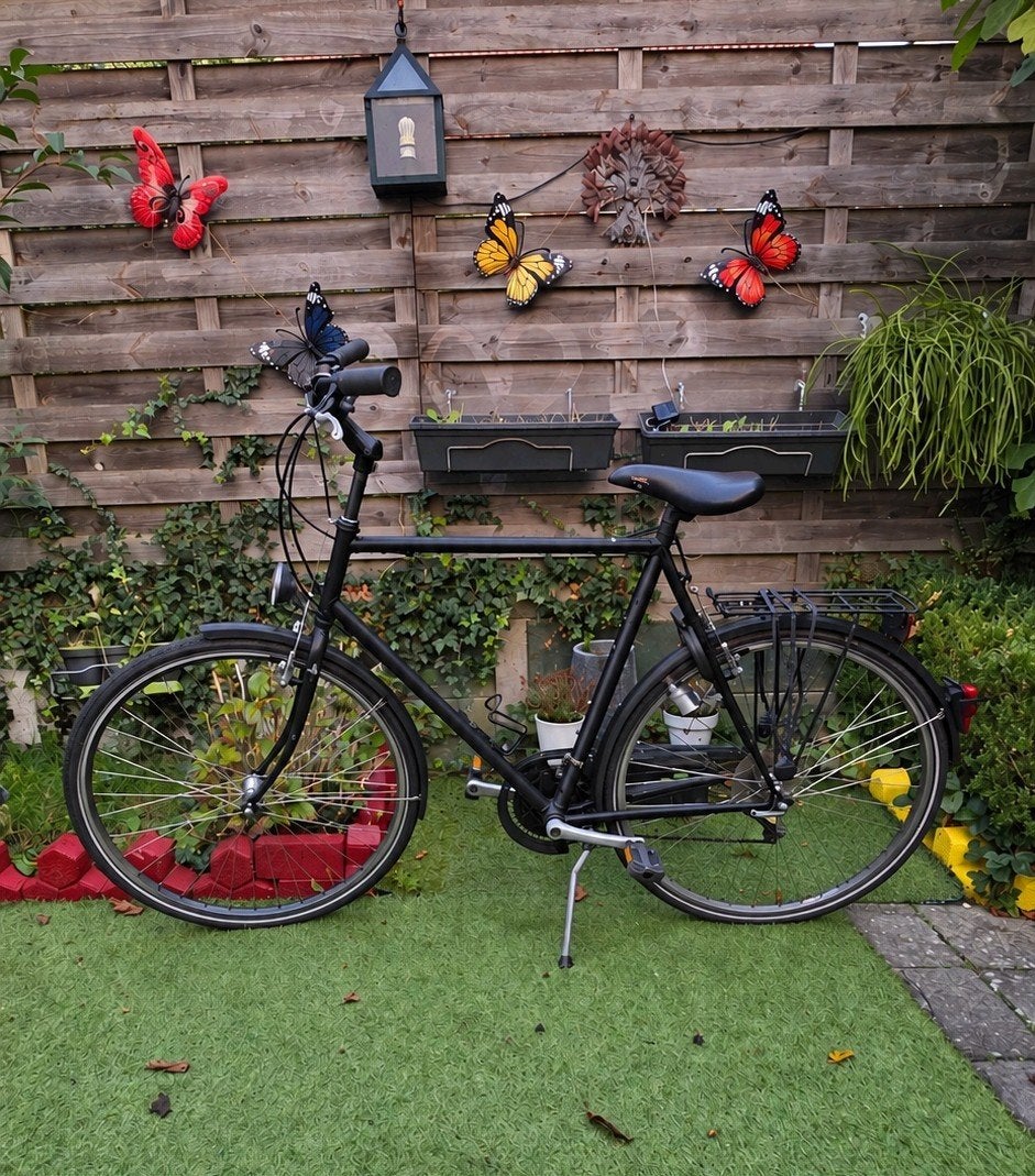 Zwarte stadsfiets versnellingen, Fietsen en Brommers, Velgrem, (Extra) lage instap, Zo goed als nieuw, Ophalen