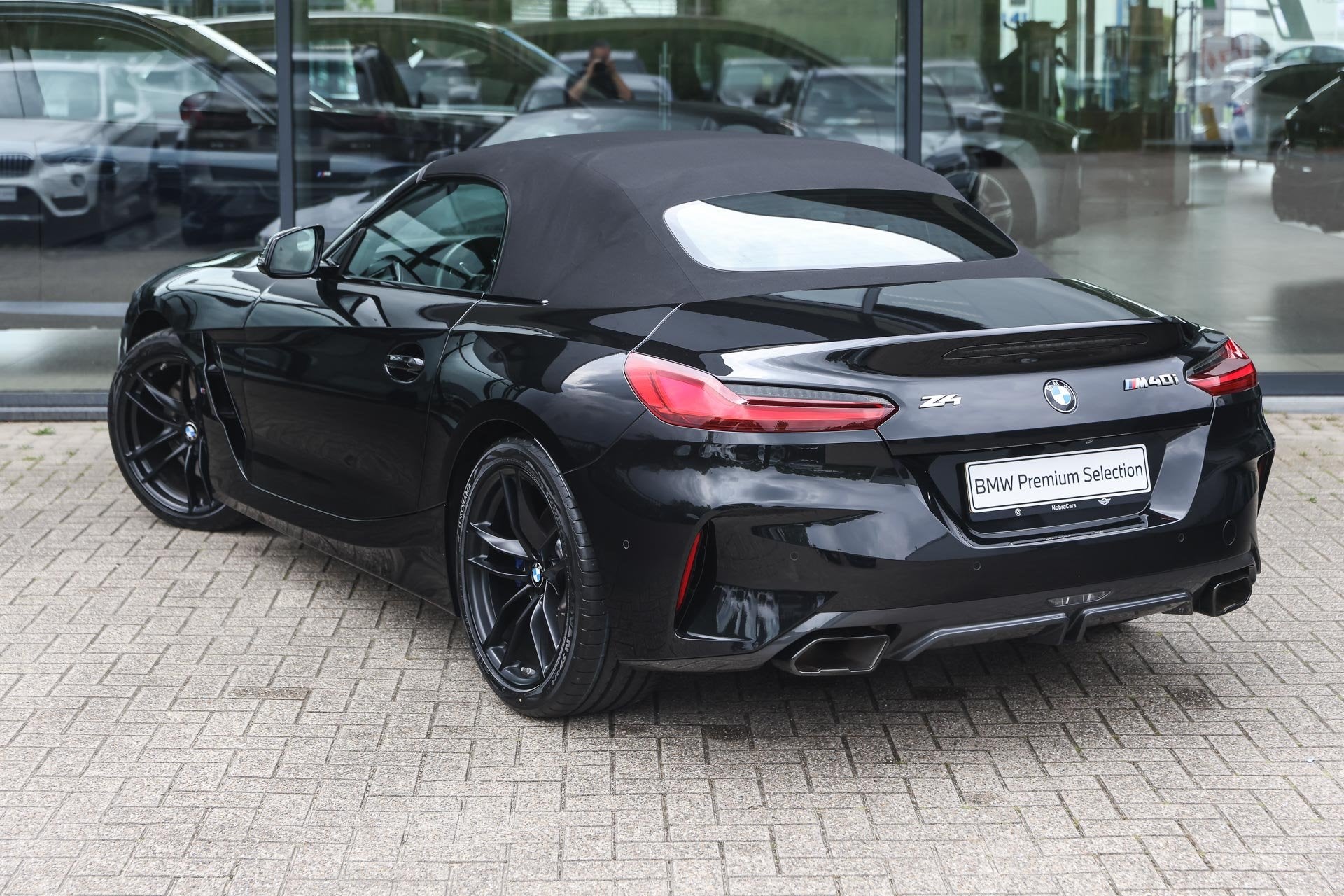 BMW Z4 Roadster M40i High Executive M Sport Automaat / M Ada, Dealer onderhouden, Achterwielaandrijving, Gebruikt, Zwart