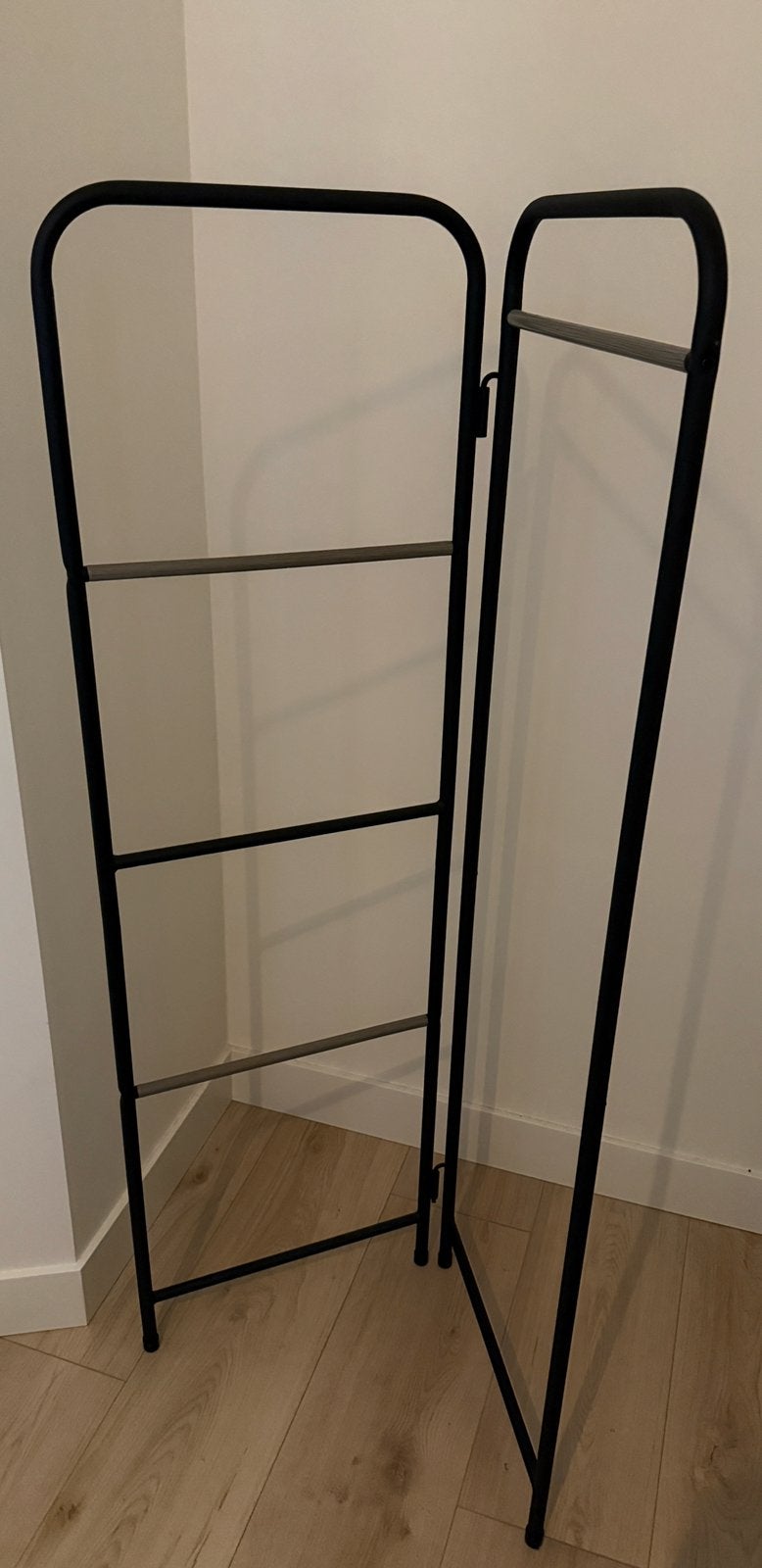 Clothes rack, Ophalen, Zo goed als nieuw