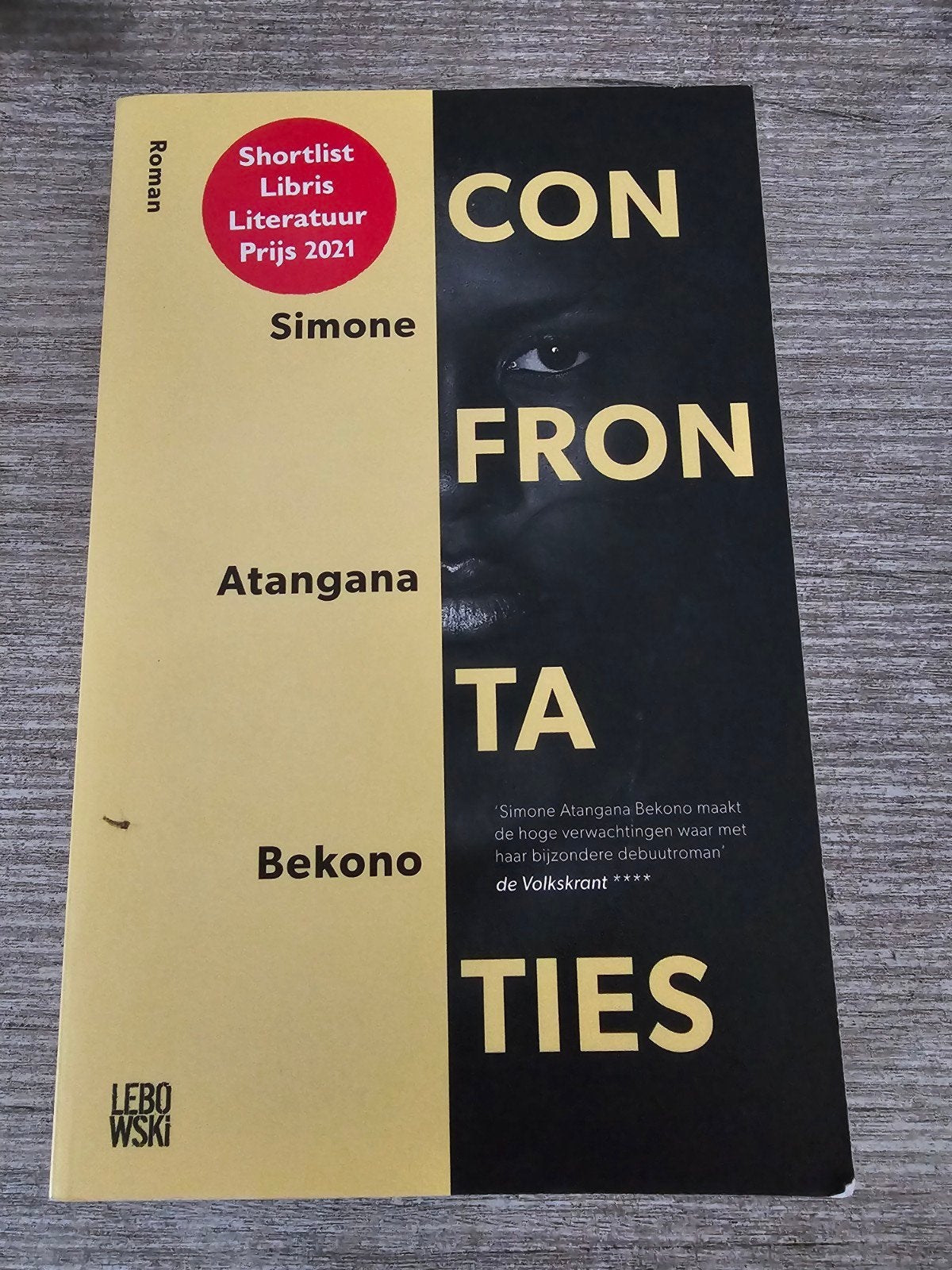 Confrontaties - Simone Atangana Bekono (Libris Shortlist), Ophalen of Verzenden, Gelezen, Simone Atangana Bekono