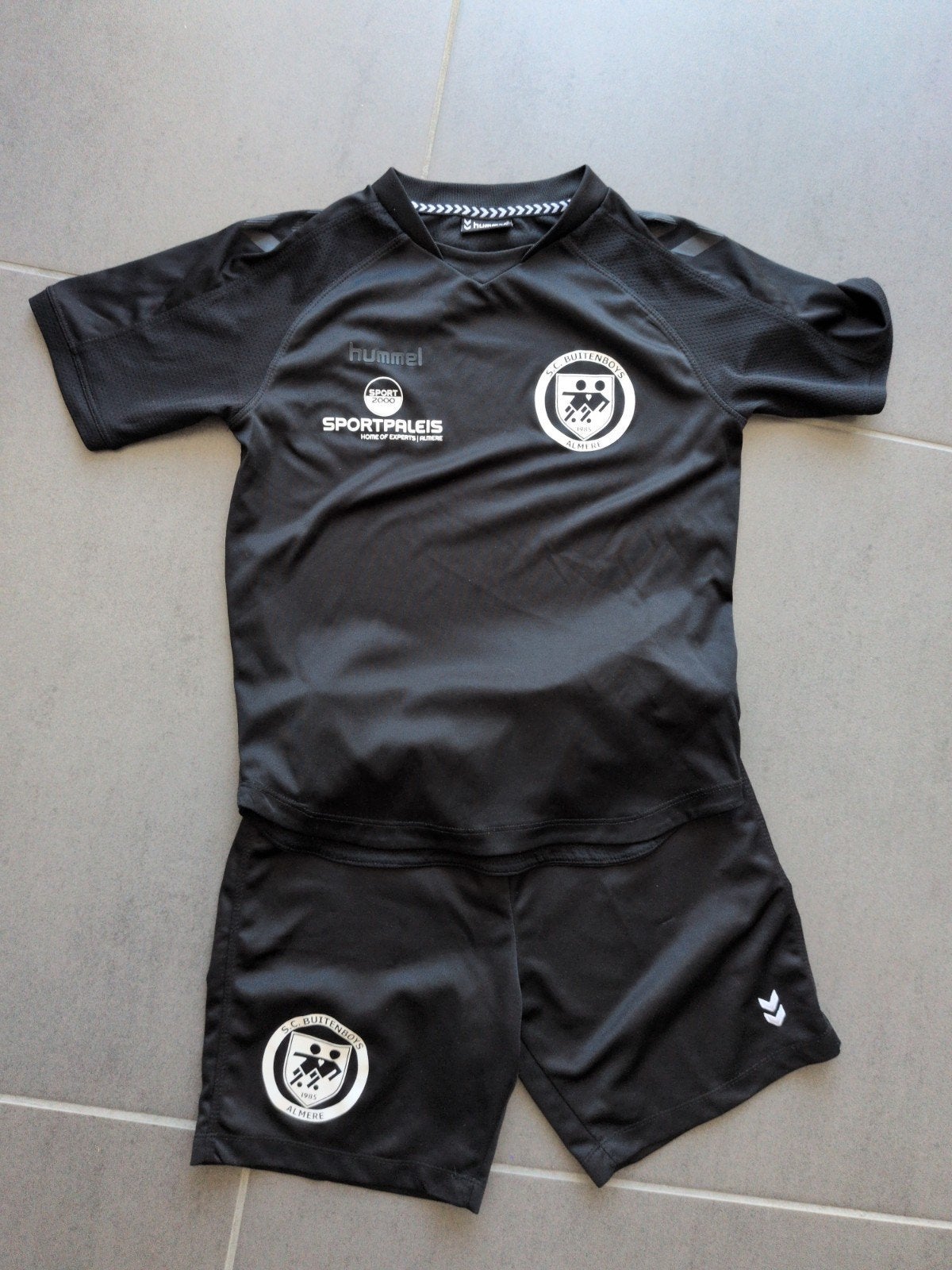 Buitenboys zwart uit tenue 152, Ophalen of Verzenden, Zo goed als nieuw, Hummel, Jongen of Meisje