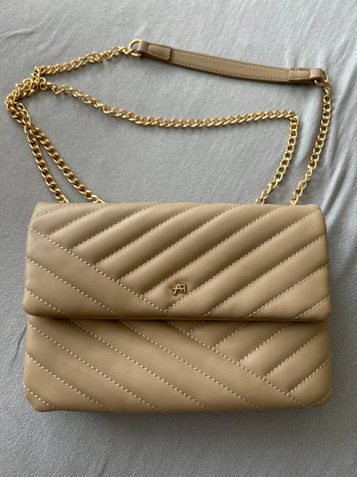 beige schoudertas, Sieraden, Tassen en Uiterlijk, Ophalen of Verzenden, Zo goed als nieuw, Beige, Schoudertasje