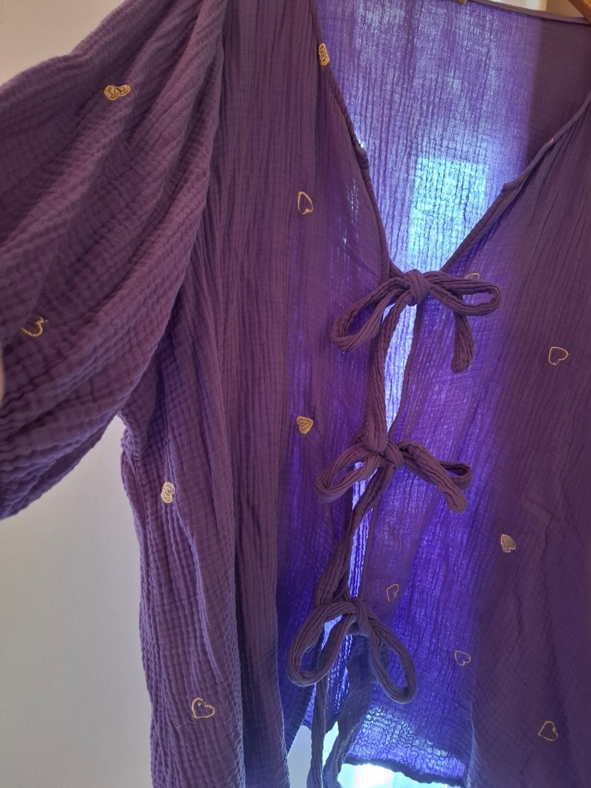 Nieuwe paarse blouse met hartjes, maat 4XL, Kleding | Dames, Ophalen of Verzenden, Nieuw, Maat 46/48 (XL) of groter, Paars