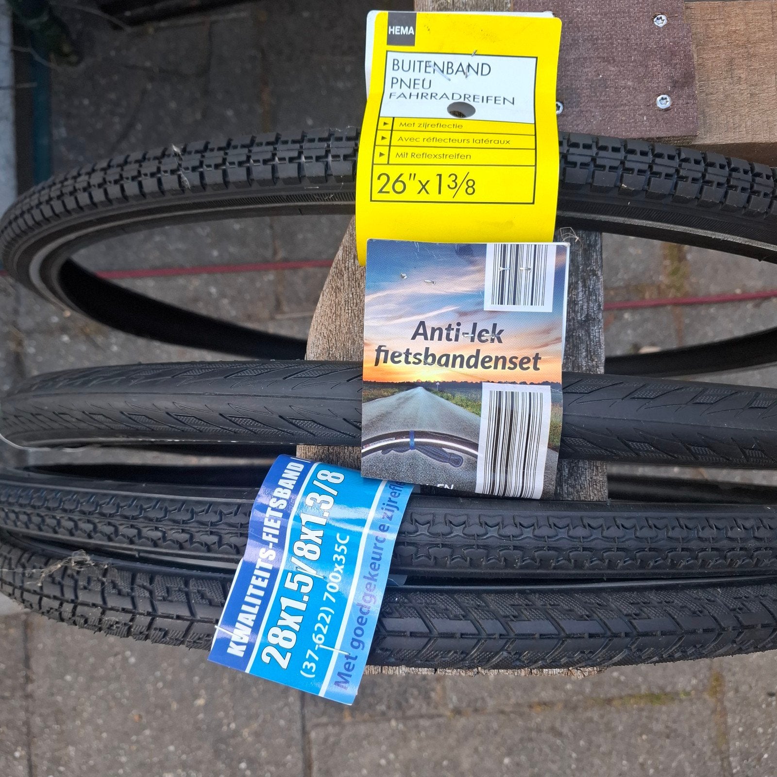 4 keer nieuwe buiten banden, Ophalen