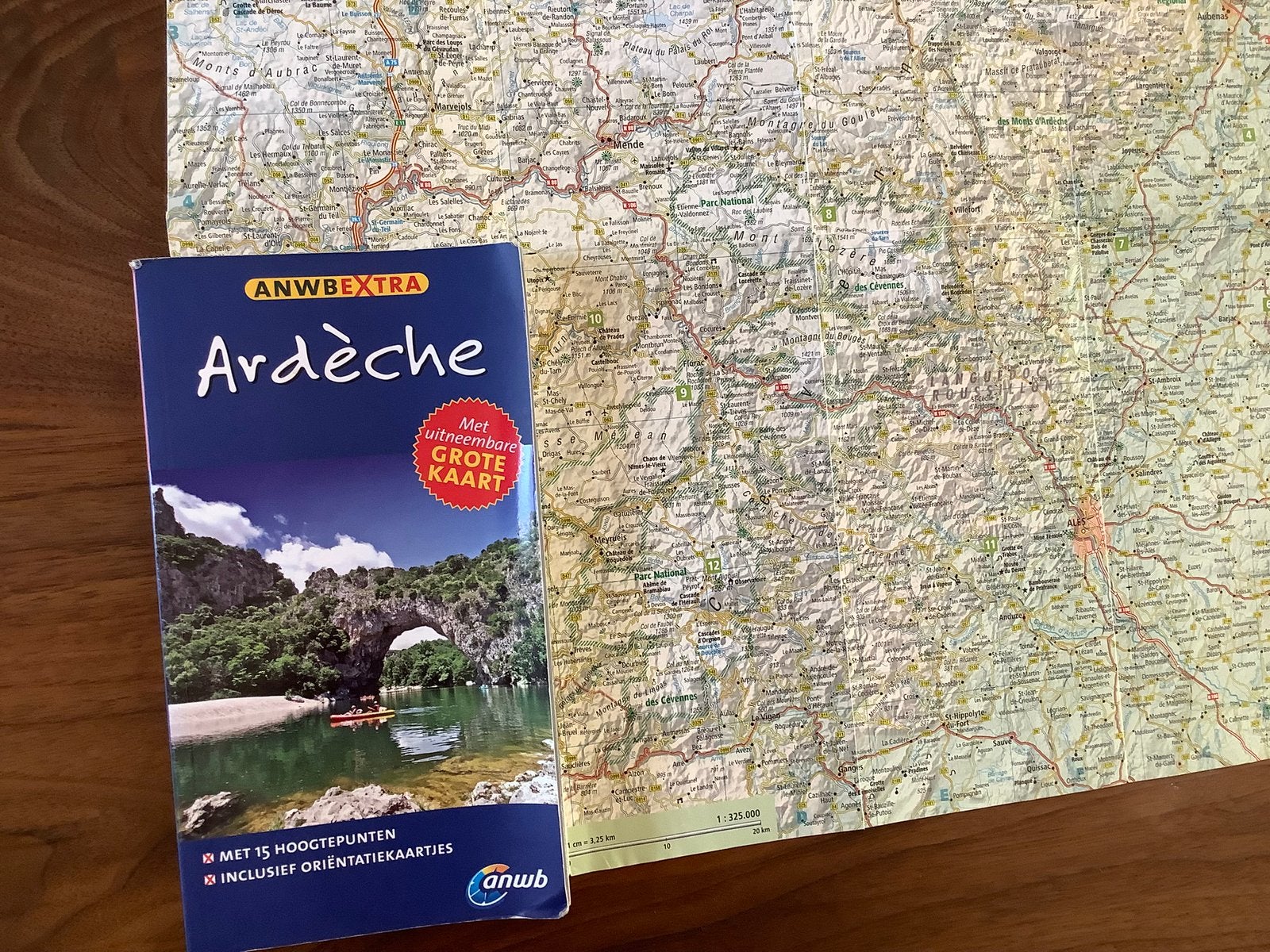 Ardeche Frankrijk ANWB reisgids + kaart, Europa, Ophalen of Verzenden, Zo goed als nieuw, Reisgids of -boek