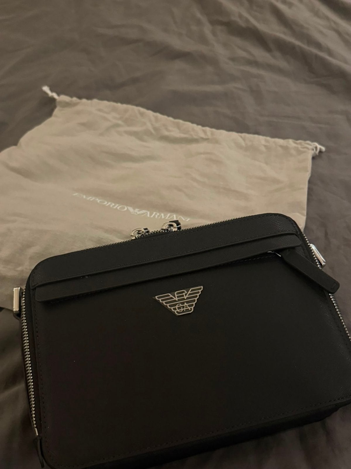 Armani tas - Zo goed als nieuw - Gekocht bij Bijenkorf, Ophalen, Zo goed als nieuw, Zwart, Schoudertasje