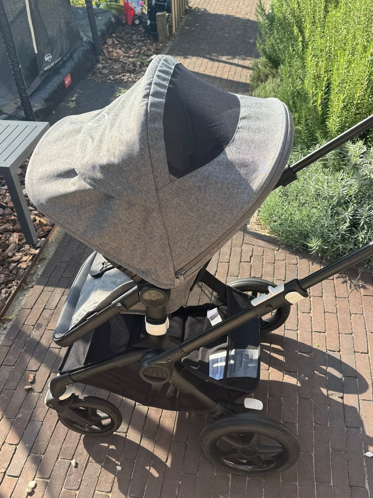 Foto 3 van Bugaboo Fox 2 kinderwagen grijs zwart inclusief alles