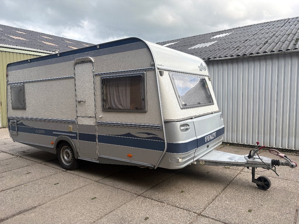 Fendt Saphir 470 TF 2003, nieuwe foto`s, teksts en prijs, Caravans en Kamperen, Rondzit, Kachel, Tot en met 4, 1000 - 1250 kg