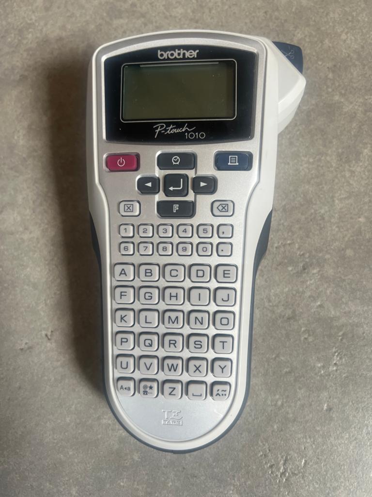 Brother P-touch 1010 labelprinter, Ophalen of Verzenden, Zo goed als nieuw, Qwerty, Etiket