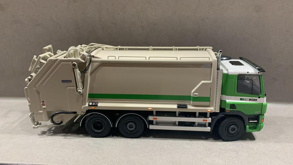 Tekno vuiniswagen daf cf netwerk, Hobby en Vrije tijd, Modelauto's | 1:50, Ophalen of Verzenden, Zo goed als nieuw, Bus of Vrachtwagen