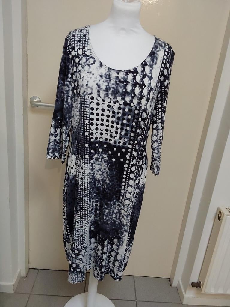 Prachtige jurk van Yazz-set maat XL met leuke allover print, Kleding | Dames, Yazz-set, Ophalen of Verzenden, Zo goed als nieuw