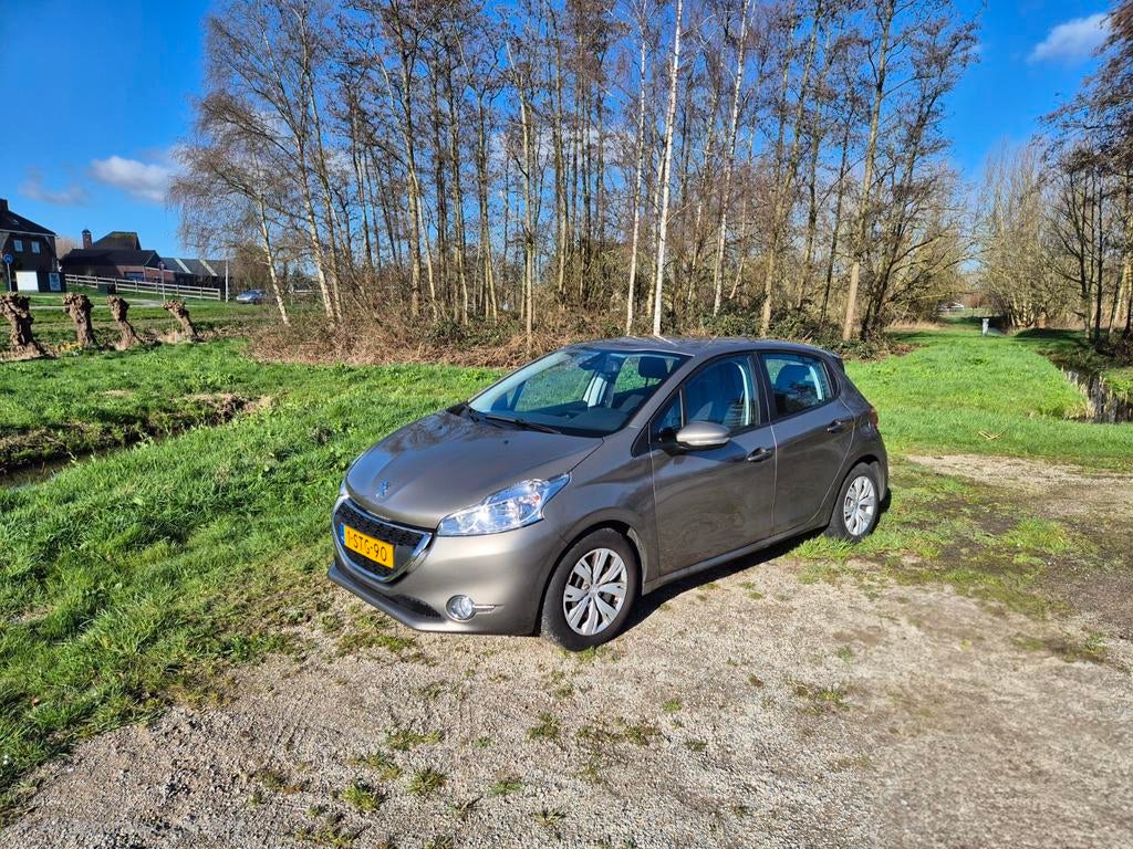 Peugeot 208 1.2 VTI | Automaat | 2013 | Grijs | Airco, Auto's, Peugeot, Euro 5, Stof, 40 €/maand, Zwart
