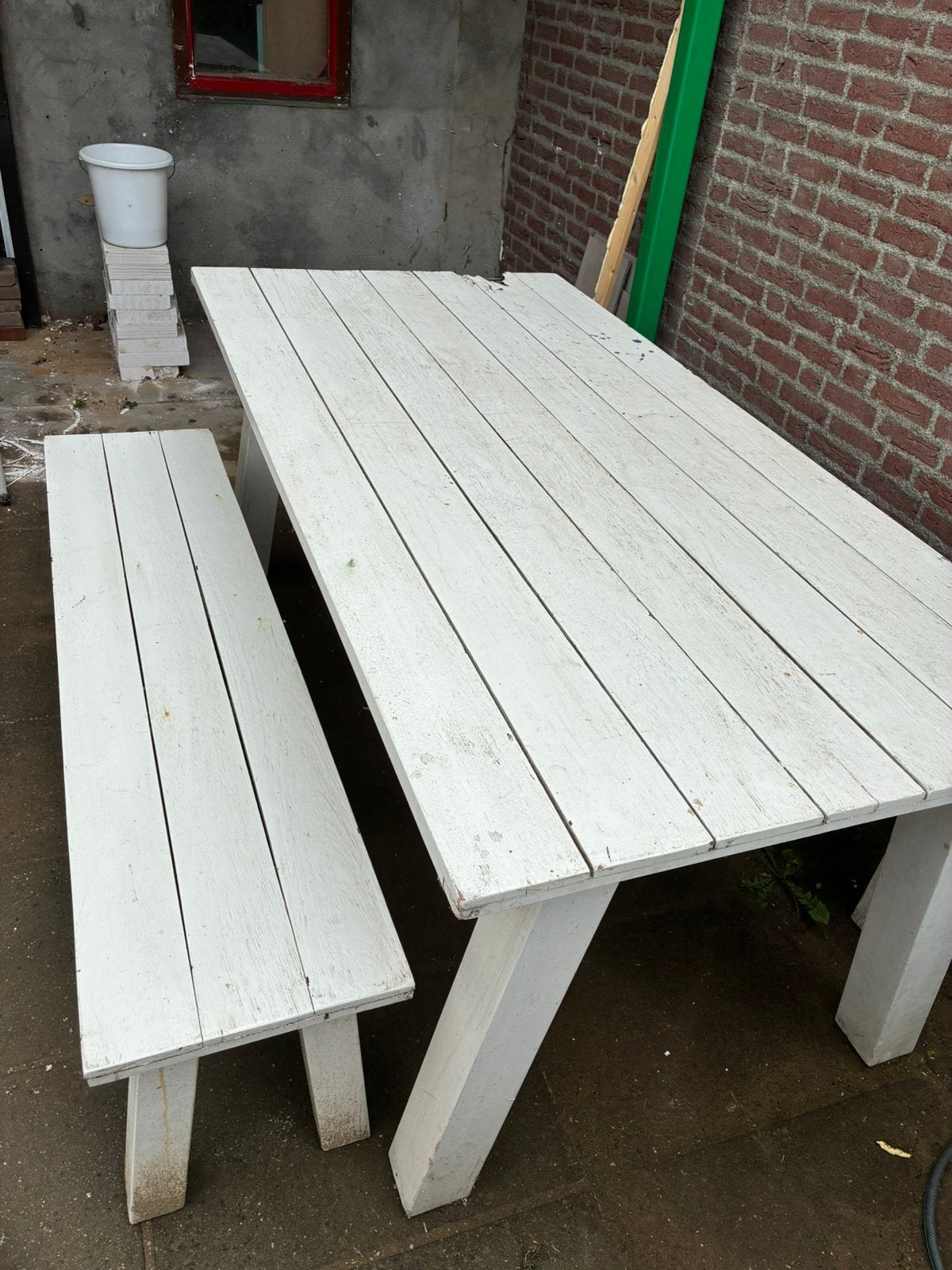 Witte houten tuintafel met twee bankjes, Ophalen, Zo goed als nieuw, Rechthoekig, Hout