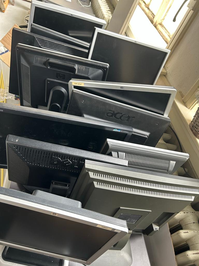 14 Diverse monitoren - HP, Acer, Dell - Gebruikt, Computers en Software, Monitoren, Gaming, Gebruikt, Kantelbaar, Full HD
