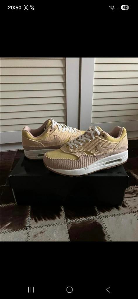Nike Air max SE buff gold corduroy, Ophalen of Verzenden, Nieuw, Sneakers of Gympen