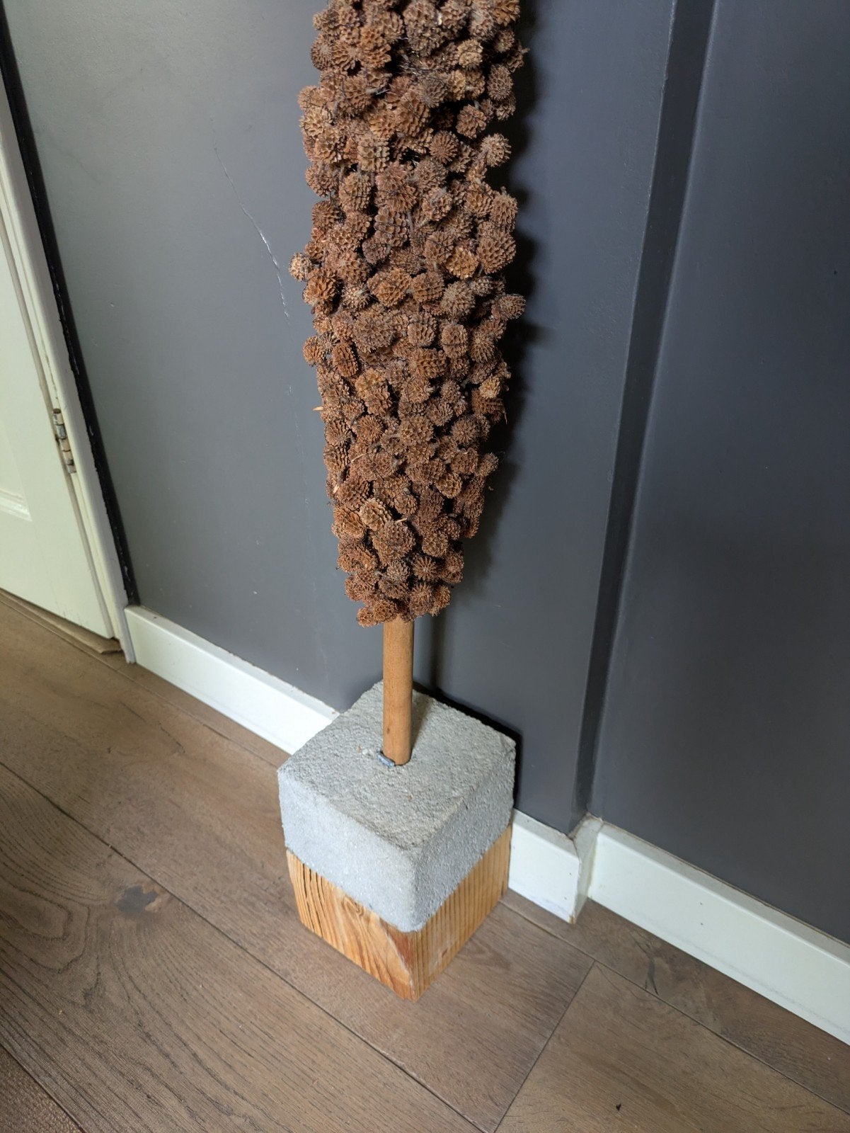 leuk staand natuurlijk object hout en beton, Ophalen, Zo goed als nieuw