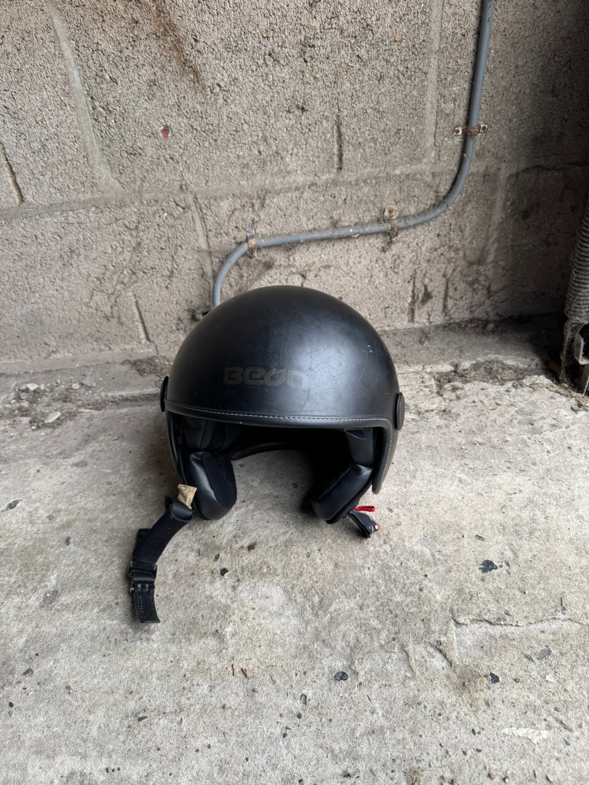 Zwarte Beon scooterhelm met geblindeerd vizier, Fietsen en Brommers, Brommerhelmen, Ophalen of Verzenden, Zo goed als nieuw, Extra large of groter