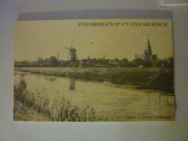 Con Slokkers - Steenbergen op z\'n Steenbergsch 2, Ophalen of Verzenden, Zo goed als nieuw