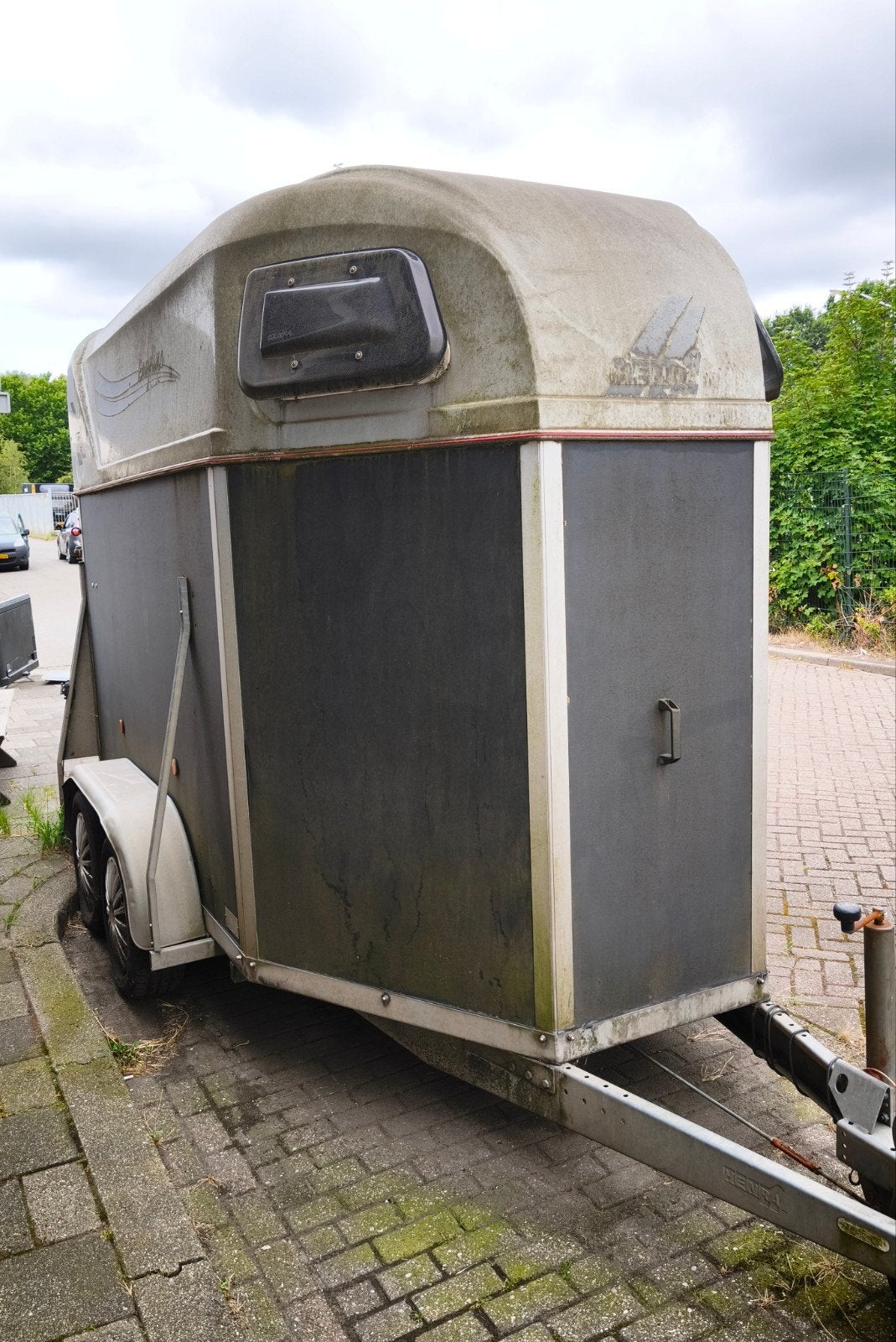 henra 2 paards trailer met aluminium vloer, Ophalen, Gebruikt, 2-paards trailer