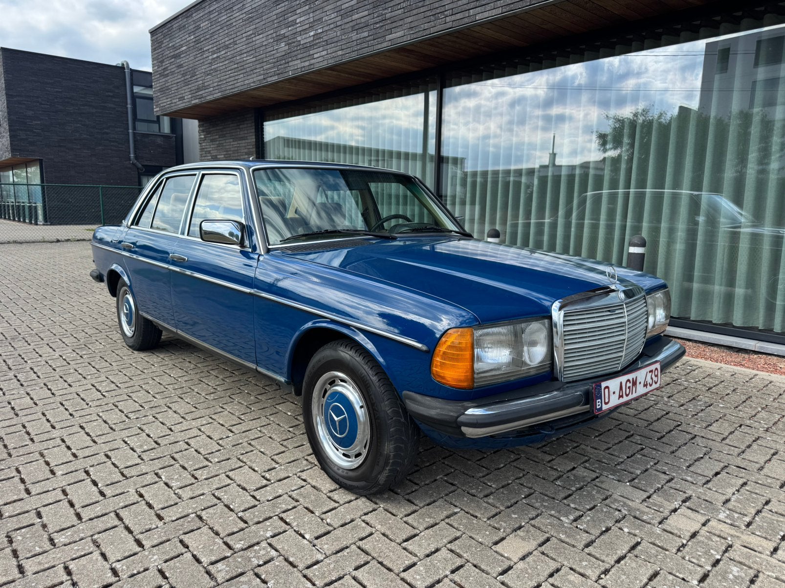 Mercedes-Benz 240D W123 – 1984 – Gekeurd – Zeer mooie staat, Auto's, Oldtimers, Particulier, Centrale vergrendeling, Elektrische buitenspiegels