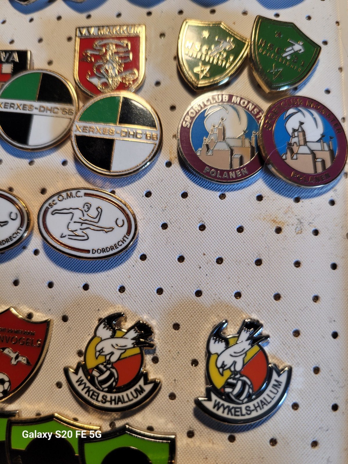 Verzameling voetbalspeldjes van diverse clubs, Verzamelen, Ophalen of Verzenden, Nieuw, Sport, Speldje of Pin