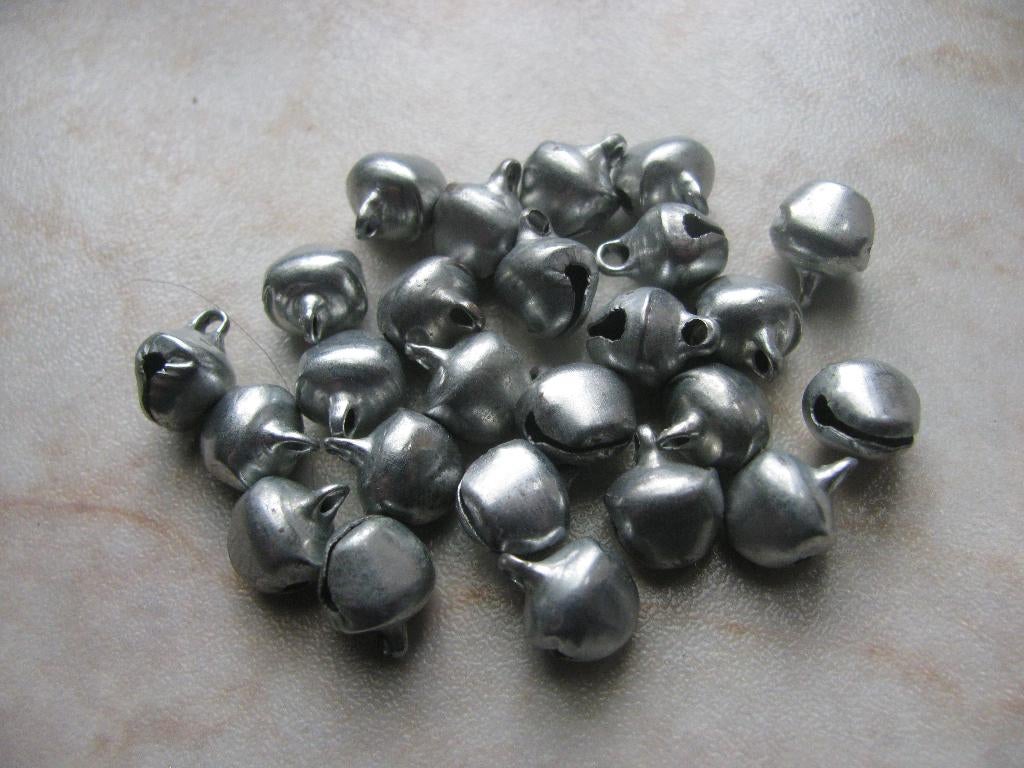 25 Zilver Kleurige Miniatuur Belletjes - 8 MM, Antiek en Kunst, Verzenden