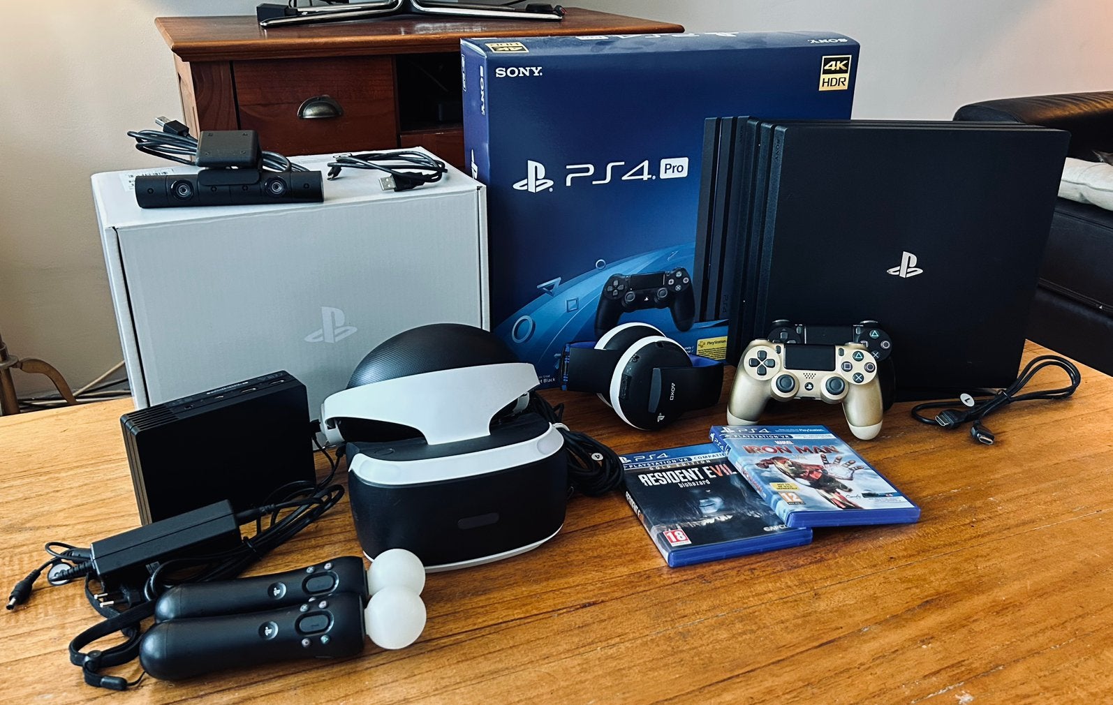 Playstation 4 Pro 1TB + 2 controllers + VR set + VR geweer, Ophalen of Verzenden, Zo goed als nieuw, Met 2 controllers, Pro