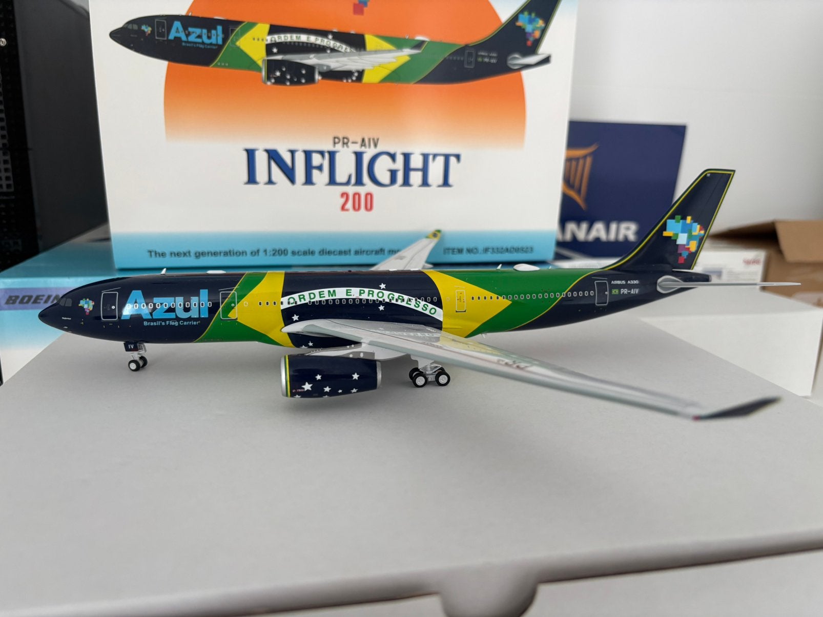 Inflight200 Azul Brazilian Airlines Airbus A330-200 1/200, Ophalen of Verzenden, Zo goed als nieuw, Schaalmodel