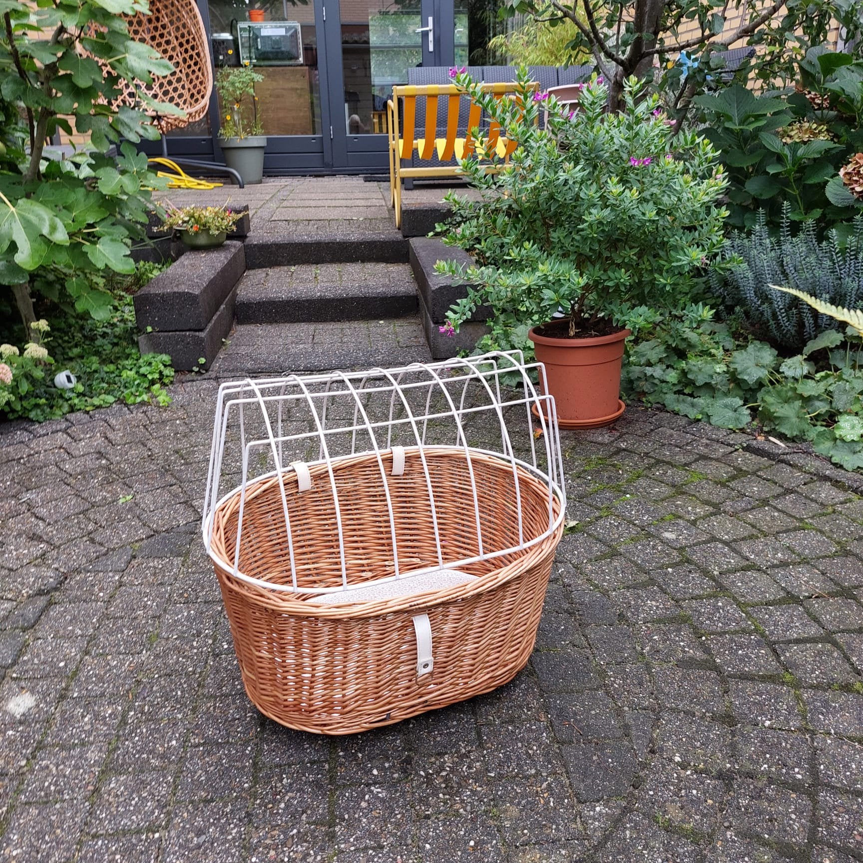Fietsmand hond achter op, Ophalen, Zo goed als nieuw