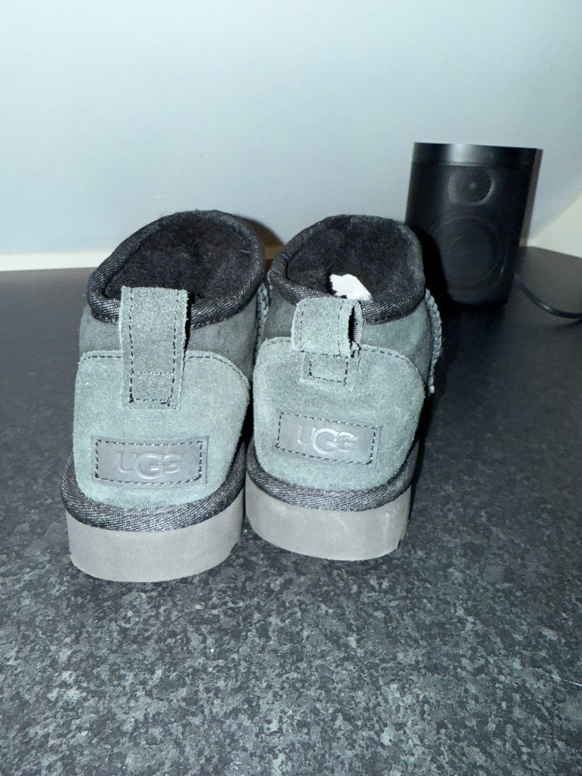 Ugg dames nieuw, Ophalen of Verzenden, Zo goed als nieuw, Zwart, Sneakers of Gympen
