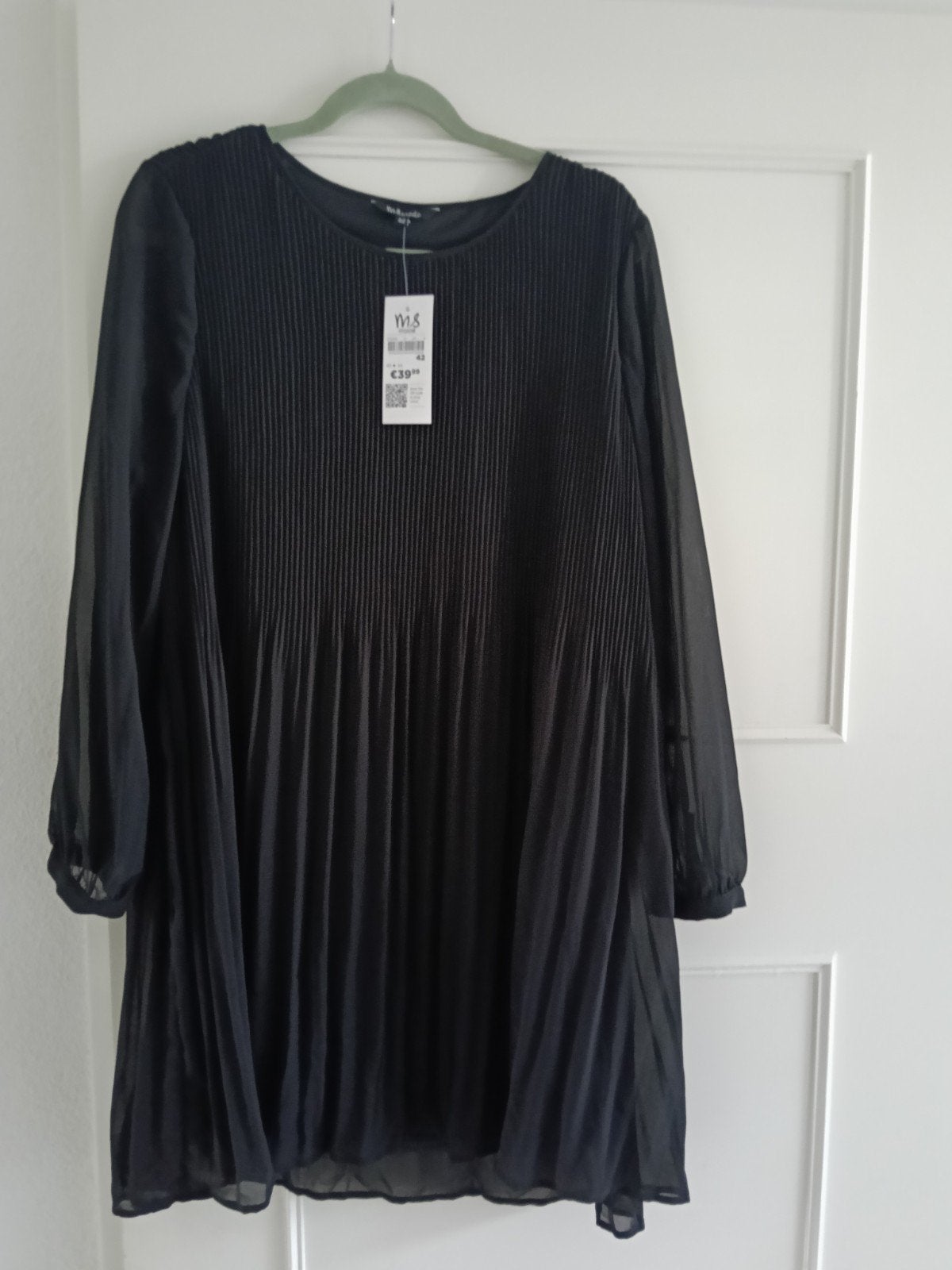 MS Mode Zwarte Geplooide Jurk Maat 42, Ophalen, Zwart, Maat 42/44 (L), Nieuw