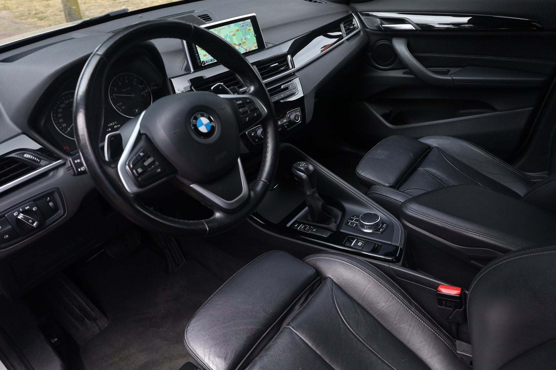 BMW X1 SDrive20i High Executive Aut. | Panorama | HUD | Spor, Auto's, Bedrijf, SUV of Terreinwagen, 84 €/maand, 17 km/l